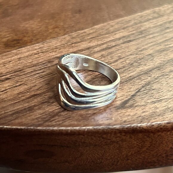 New Sterling Silver 925 Openwork Wave Ring Size 8 - Picture 3 of 6